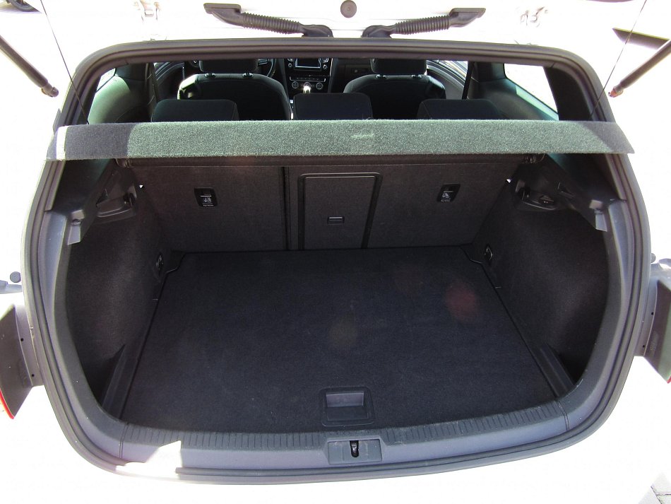 Volkswagen Golf 2.0 TSi 