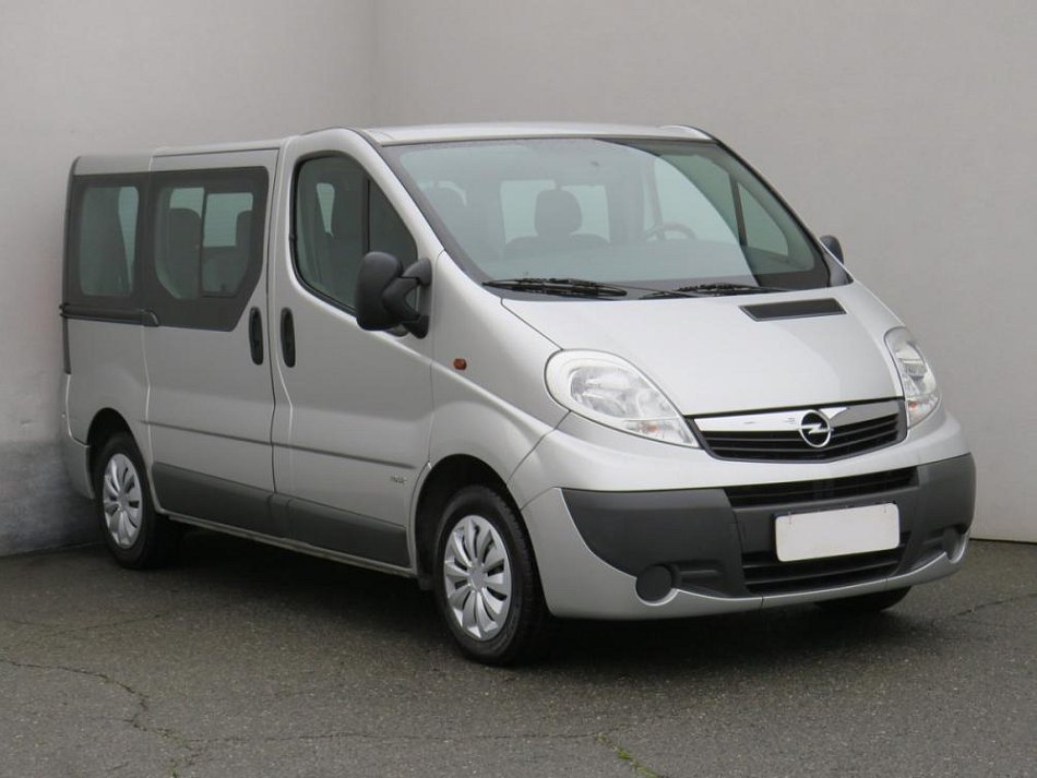 Opel Vivaro 2.0CDTi  8Míst