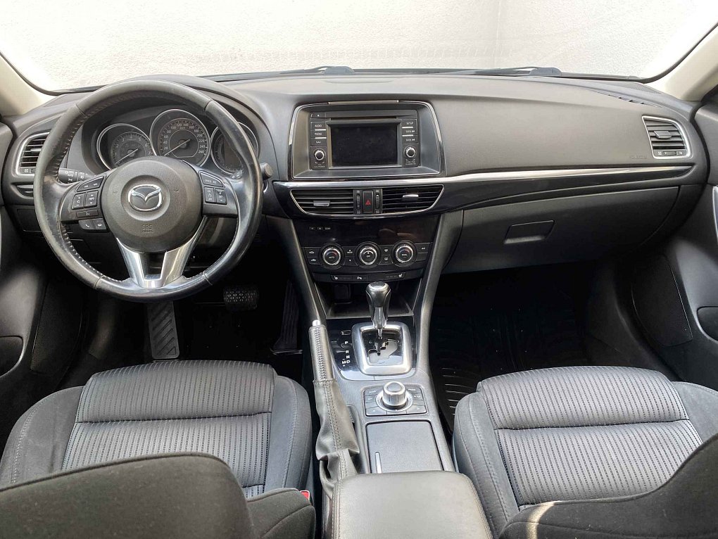Mazda 6 2.0 i 