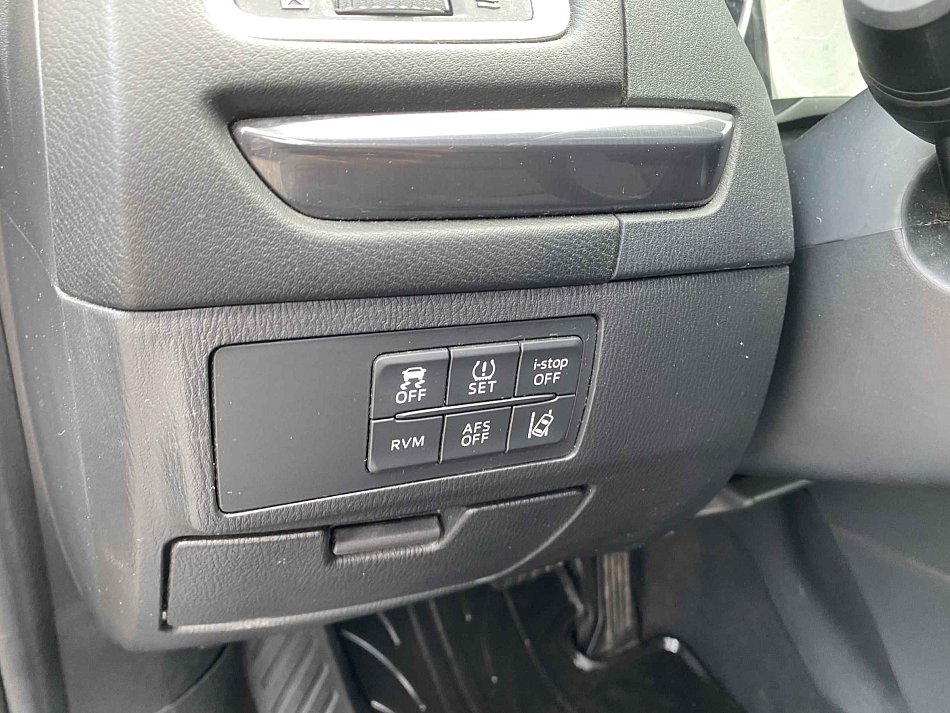 Mazda 6 2.0 i 