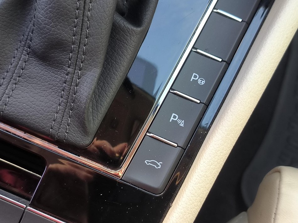 Škoda Superb III 1.8 TSi L&K