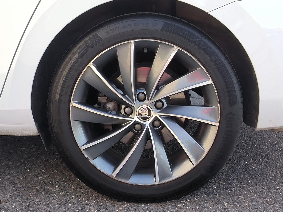 Škoda Superb III 1.8 TSi L&K
