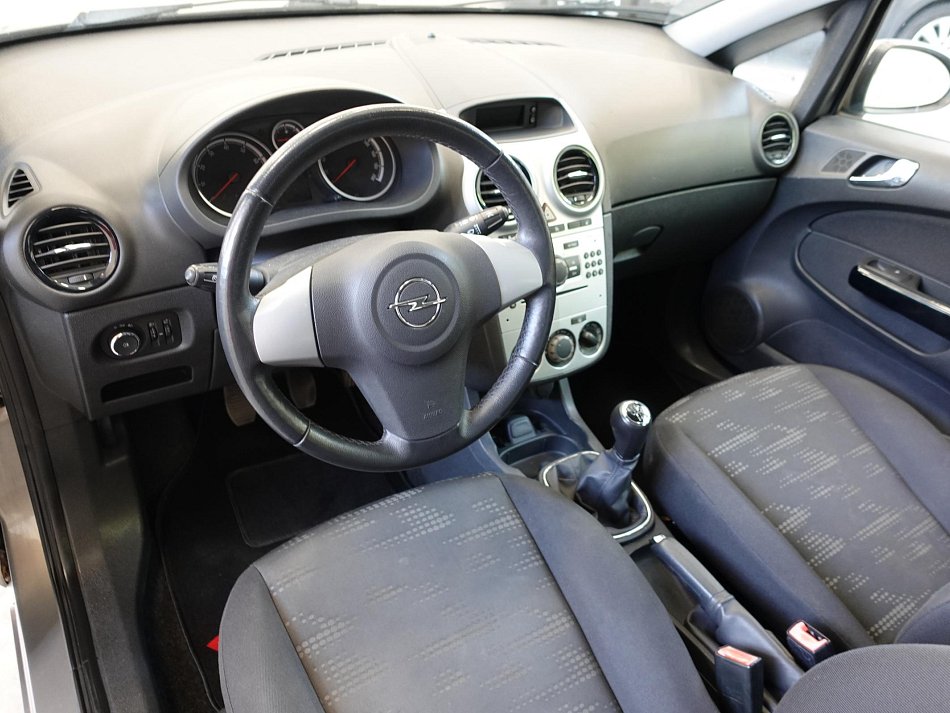 Opel Corsa 1.2i 