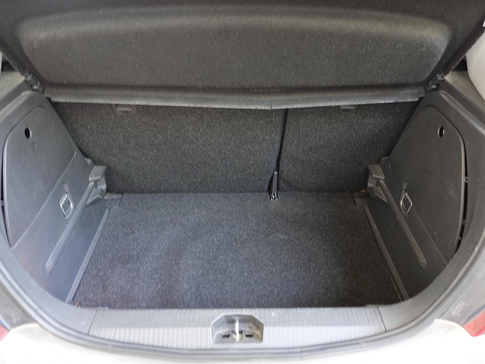 Opel Corsa 1.2i 