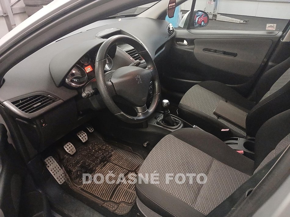 Peugeot 207 1.4i 