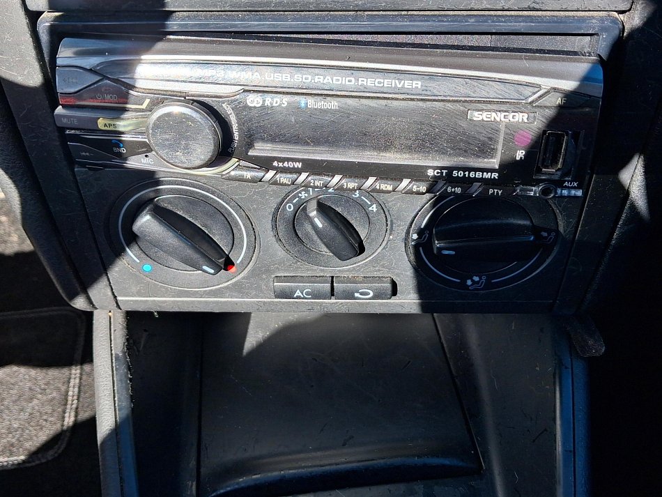 Volkswagen Golf 1.4i 