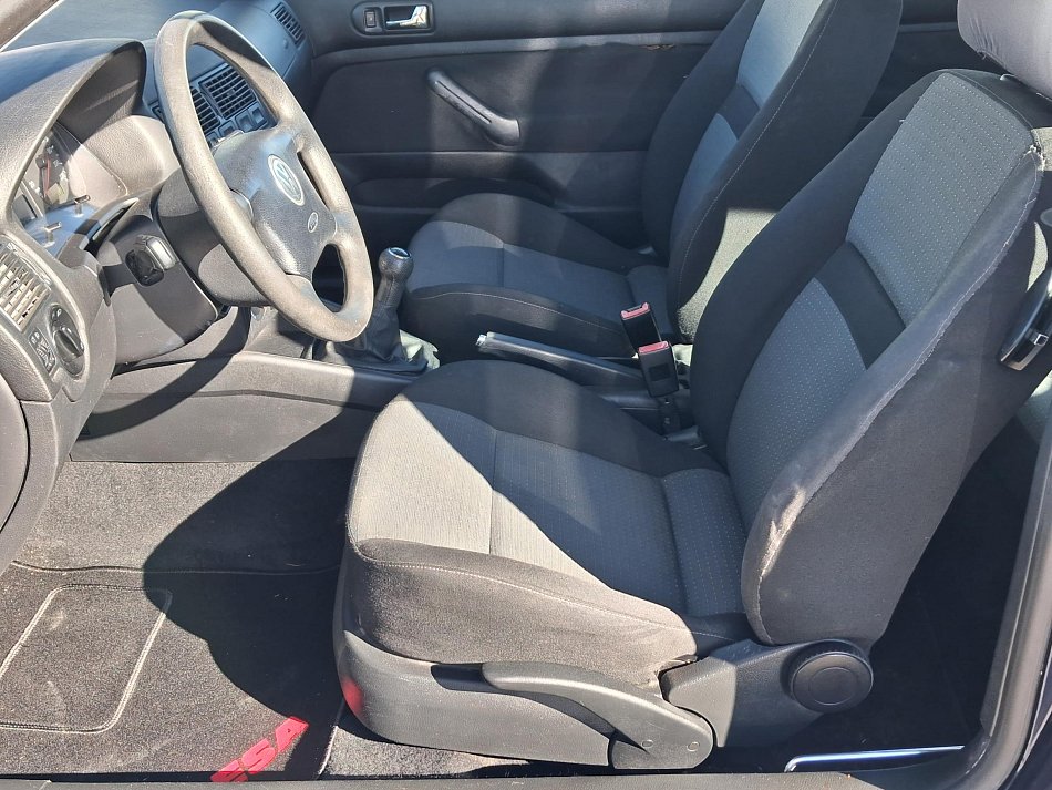 Volkswagen Golf 1.4i 