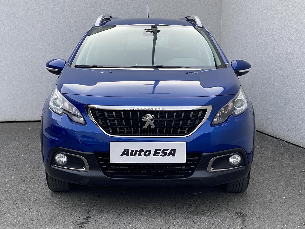 Peugeot 2008 1.2i Signature