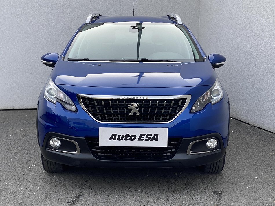 Peugeot 2008 1.2i Signature