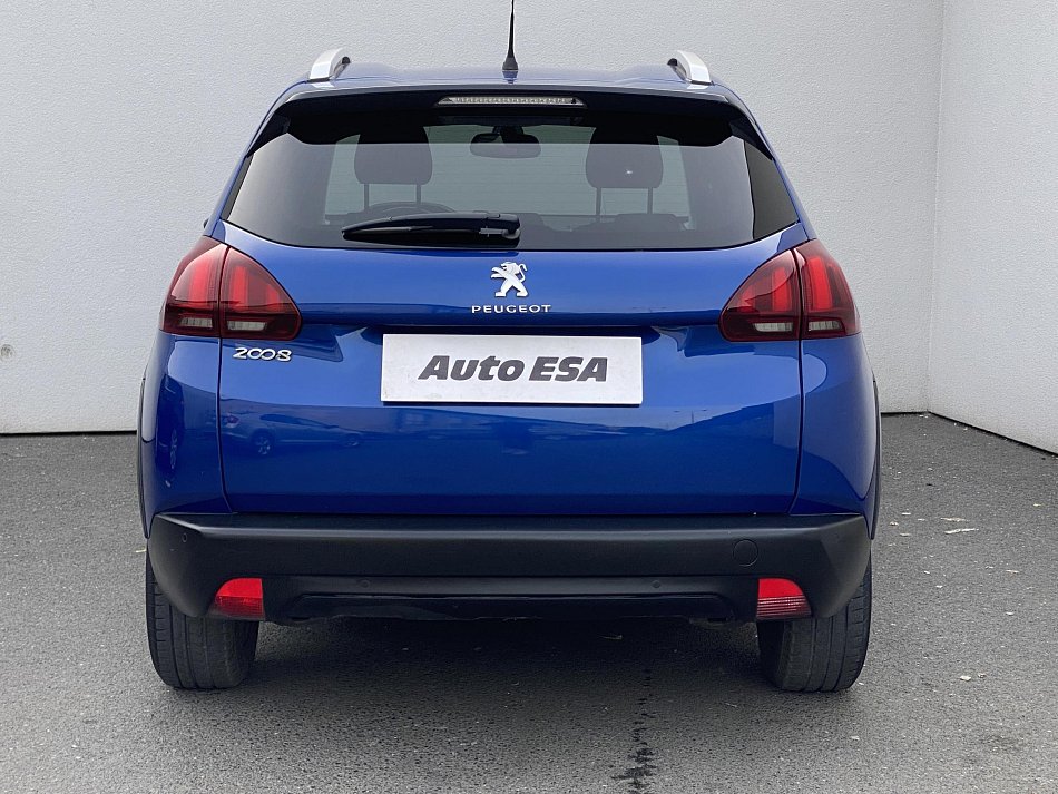 Peugeot 2008 1.2i Signature