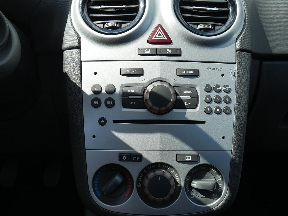 Opel Corsa 1.2i 