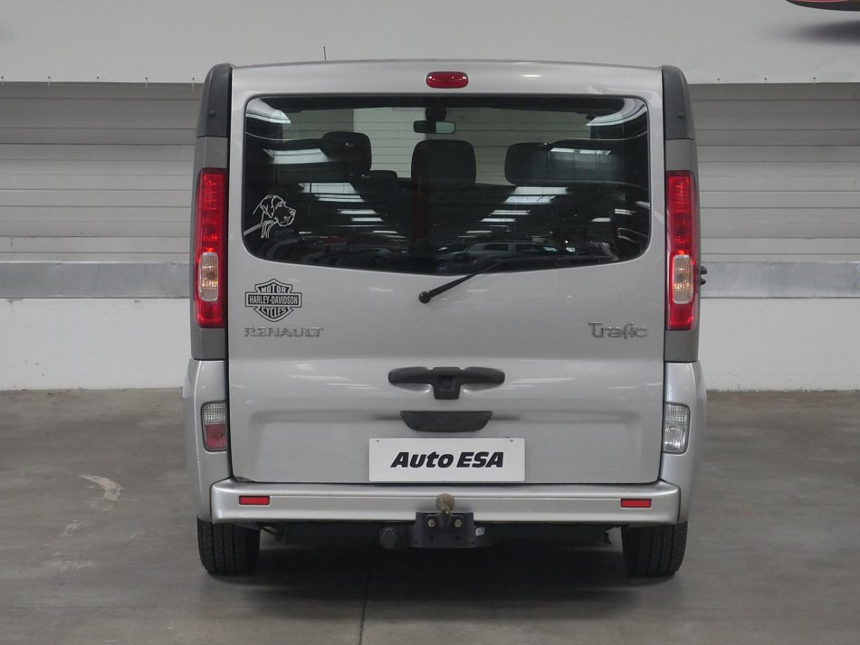 Renault Trafic 2.0dCi Passenger 8míst