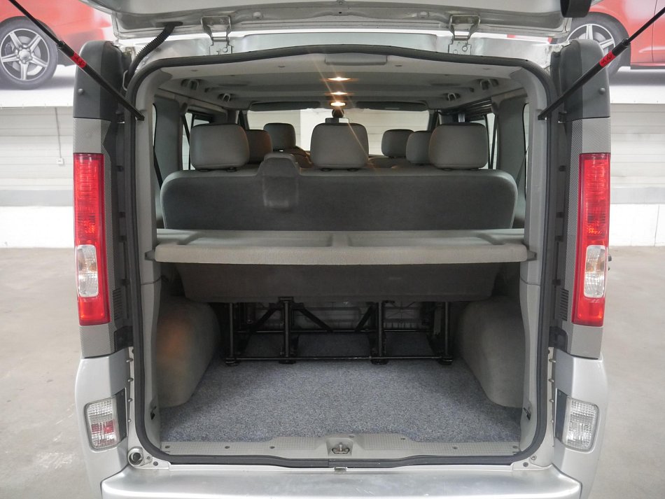 Renault Trafic 2.0dCi Passenger 8míst