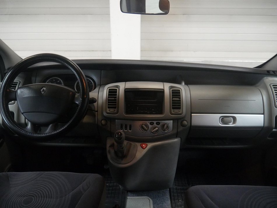 Renault Trafic 2.0dCi Passenger 8míst