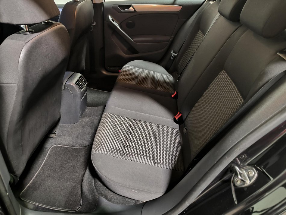 Volkswagen Golf 1.6i 