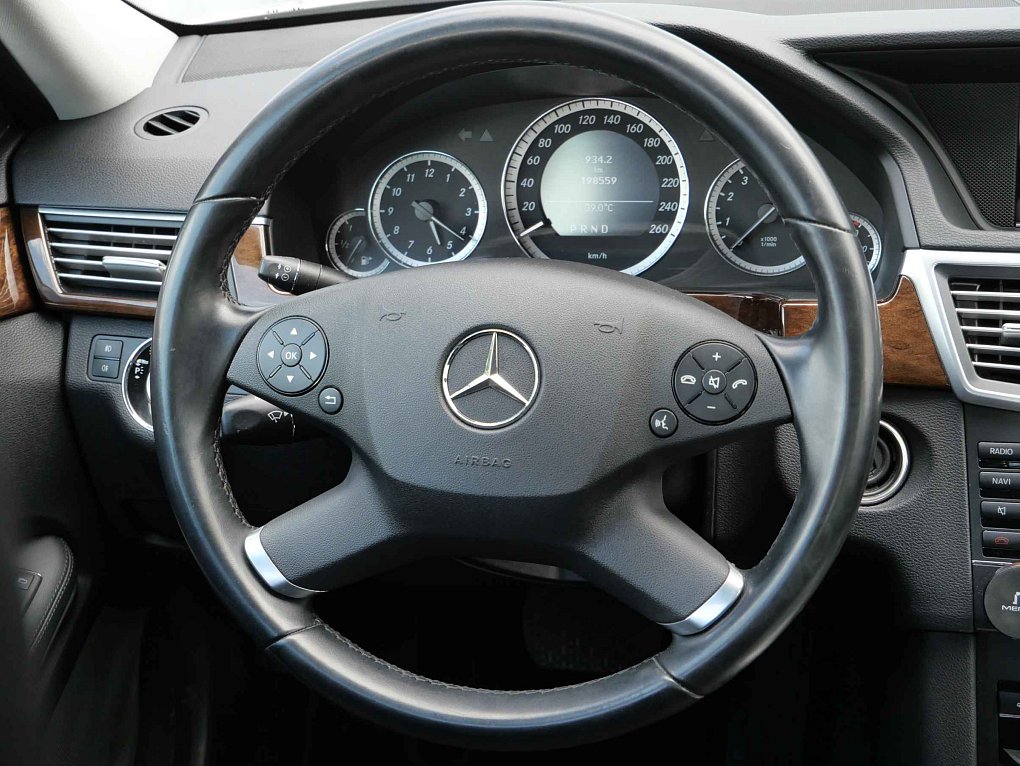 Mercedes-Benz Třída E 1.8 