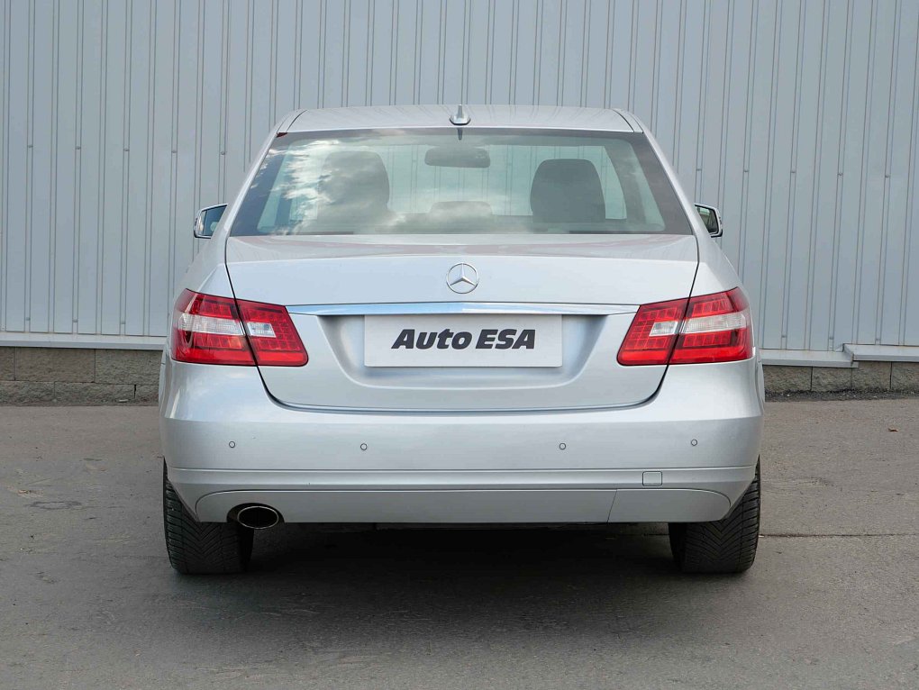 Mercedes-Benz Třída E 1.8 