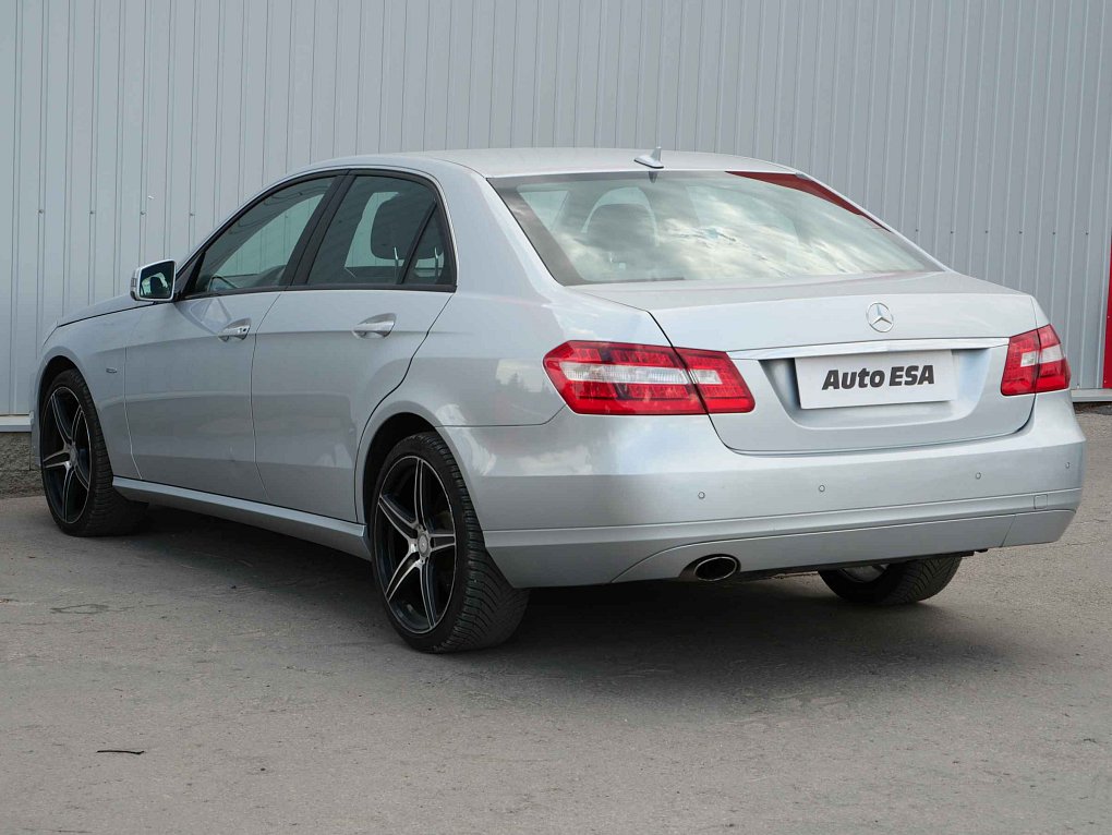 Mercedes-Benz Třída E 1.8 