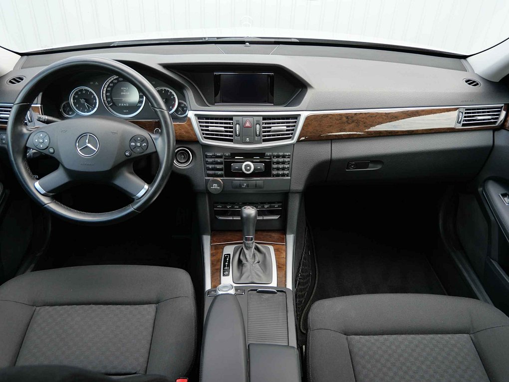 Mercedes-Benz Třída E 1.8 