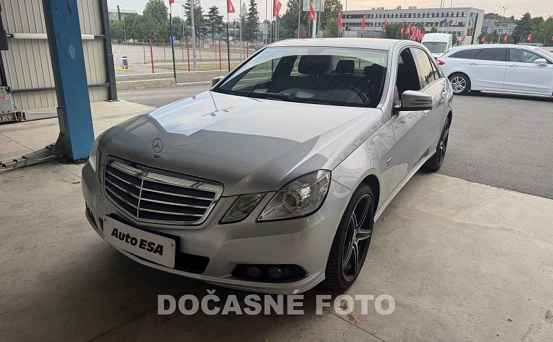 Mercedes-Benz Třída E 1.8 