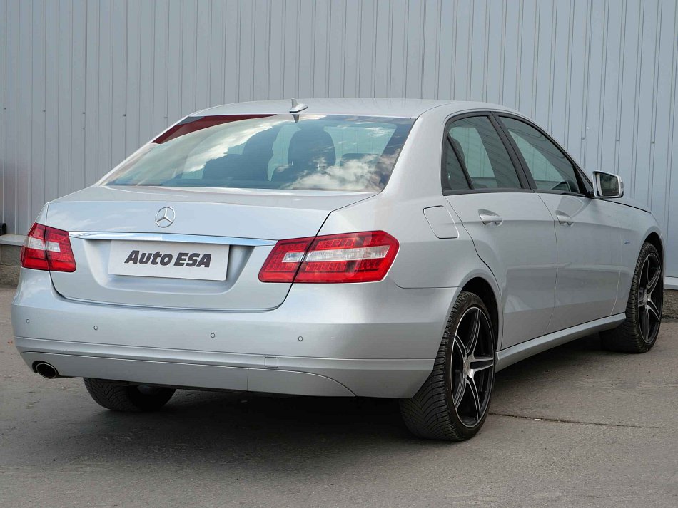 Mercedes-Benz Třída E 1.8 