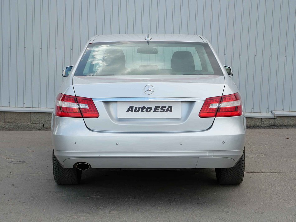 Mercedes-Benz Třída E 1.8 