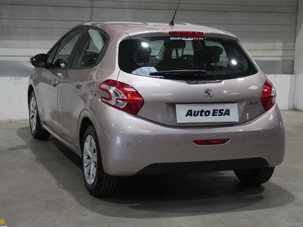 Peugeot 208 1.2 i 