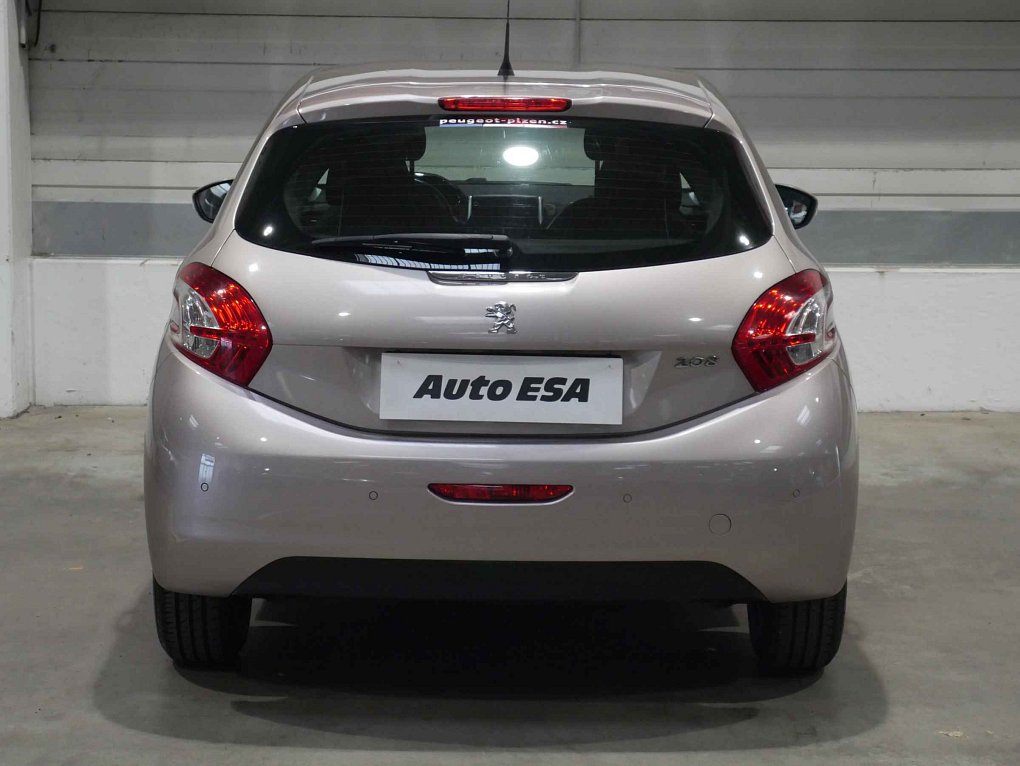 Peugeot 208 1.2 i 