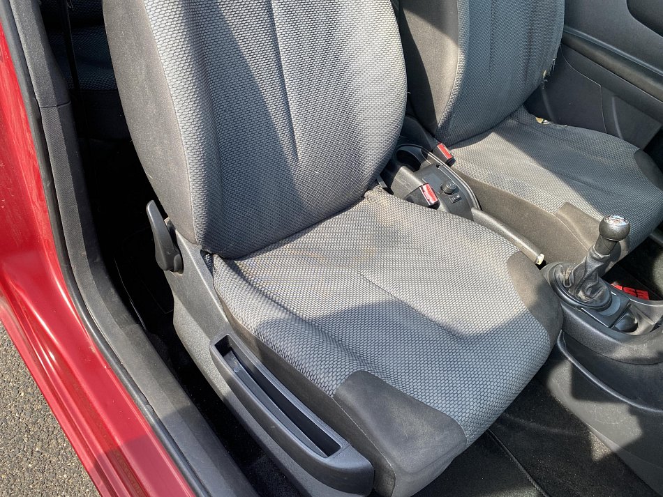 Citroën C4 1.4i 