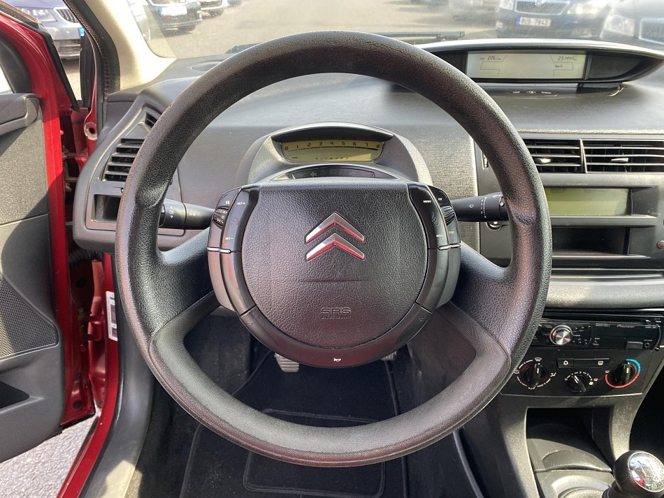 Citroën C4 1.4i 