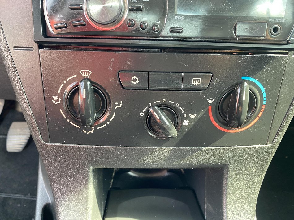 Citroën C4 1.4i 