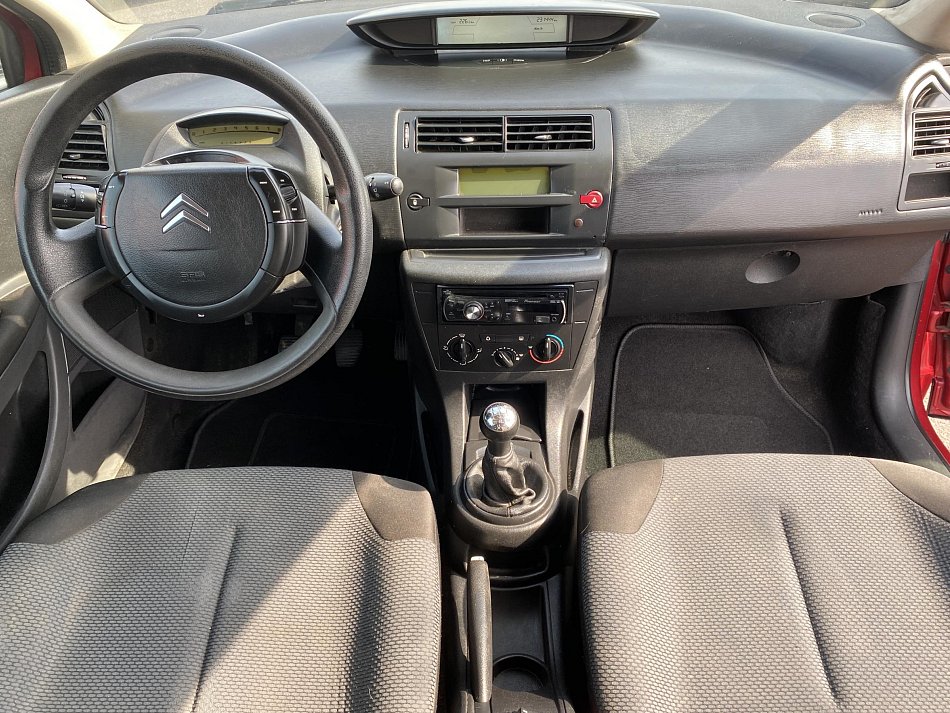 Citroën C4 1.4i 