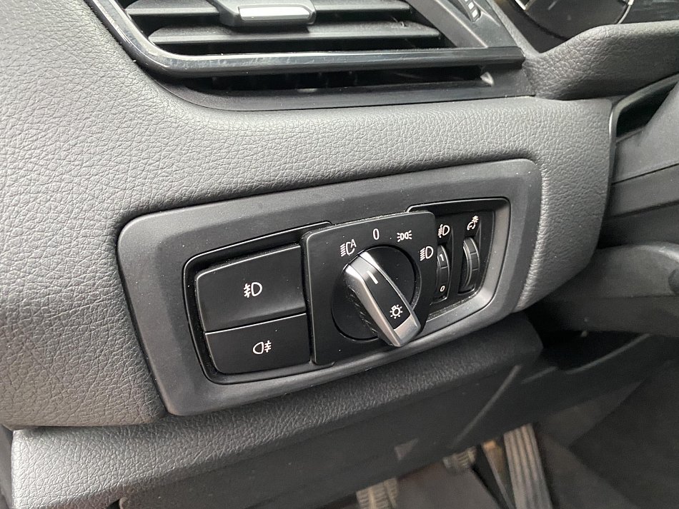 BMW Řada 2 1.5 i Advantage 218i