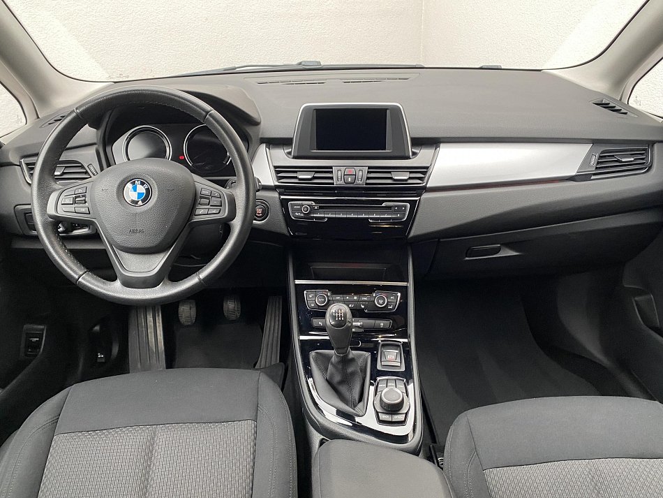 BMW Řada 2 1.5 i Advantage 218i