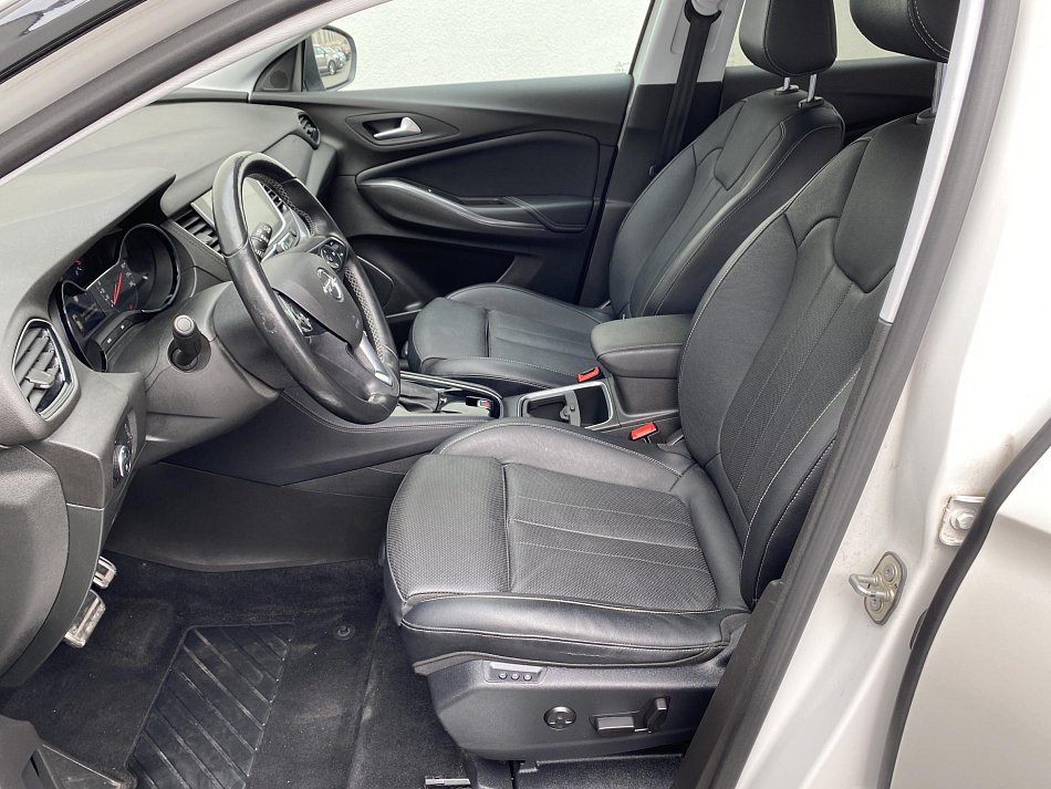 Opel Grandland X 1.2PT Innovation
