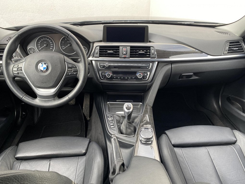 BMW Řada 3 2.0 D LuxuryLine 320D