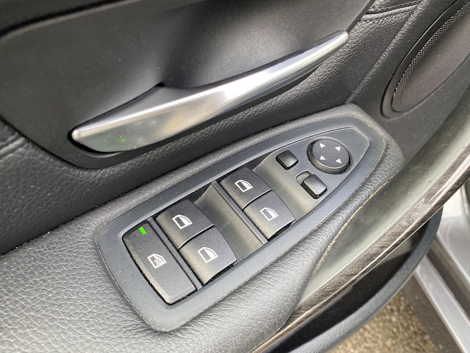 BMW Řada 3 2.0 D LuxuryLine 320D