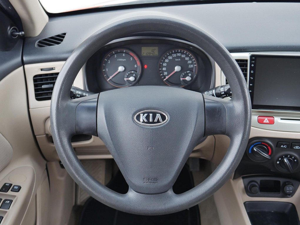 Kia Rio 1.5i 