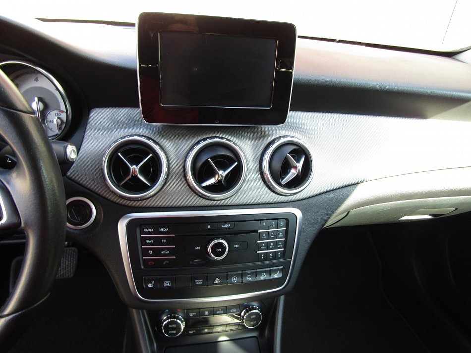 Mercedes-Benz GLA 2.2CDi  200 D 4MATIC