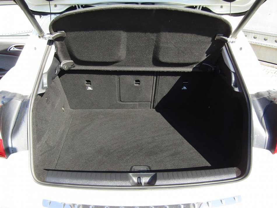 Mercedes-Benz GLA 2.2CDi  200 D 4MATIC