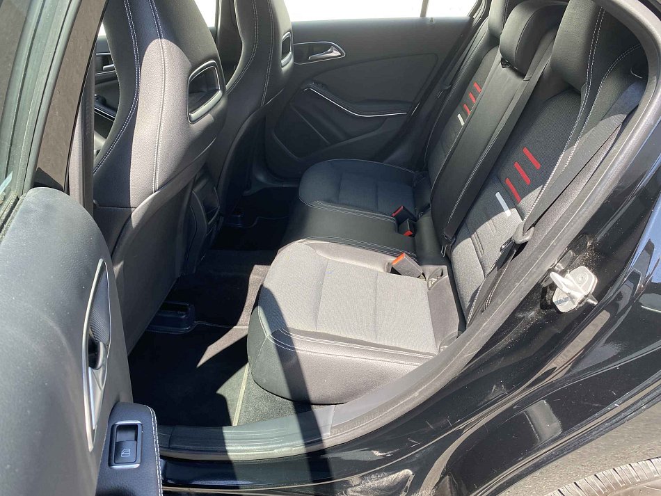 Mercedes-Benz Třída A 1.6i 