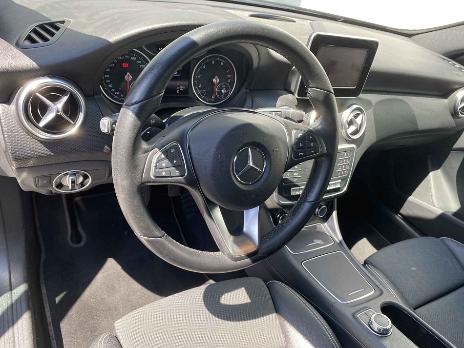 Mercedes-Benz Třída A 1.6i 