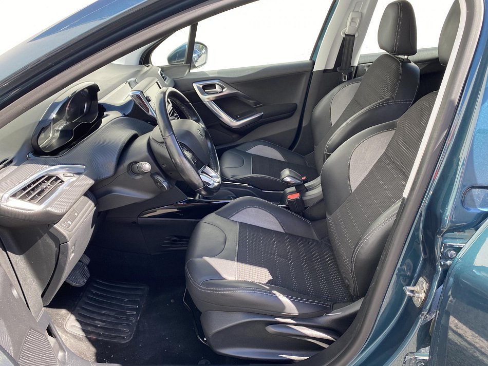 Peugeot 2008 1.2 PT Allure