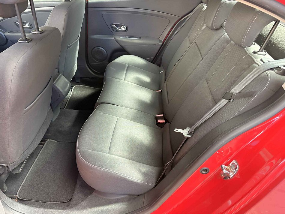 Renault Fluence 1.6i 
