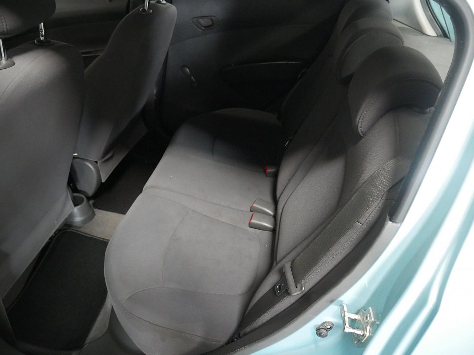 Chevrolet Spark 1.0i 