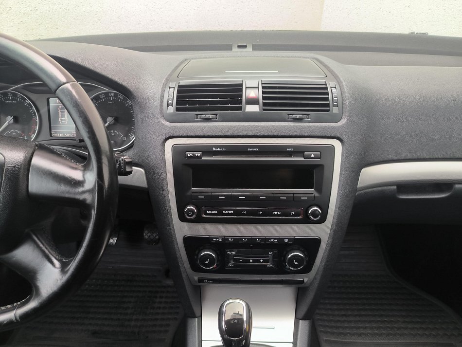 Škoda Octavia II 2.0 TDi Elegance