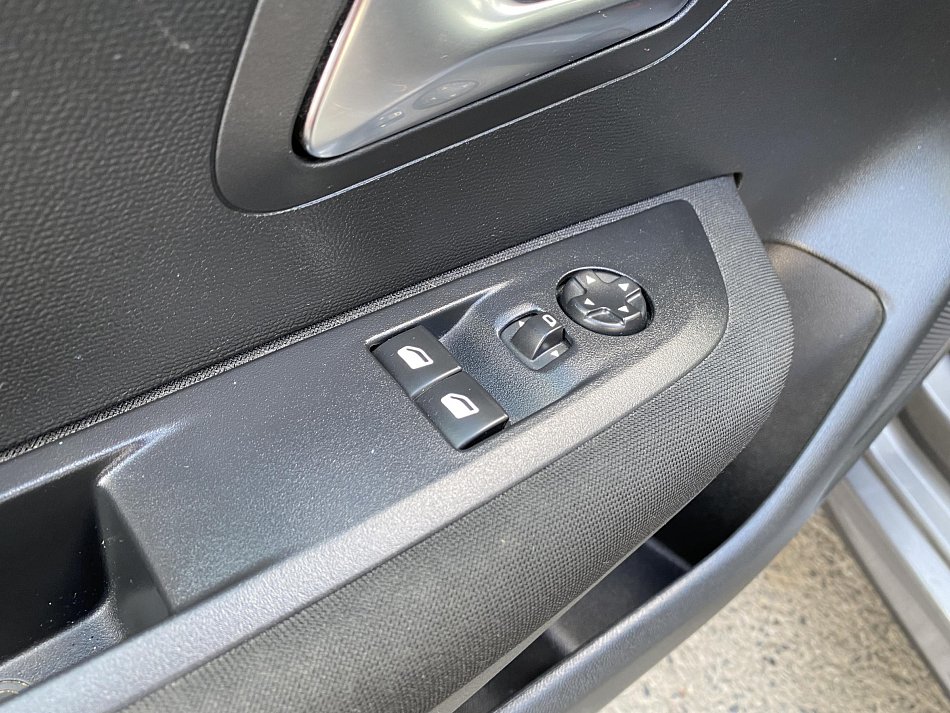 Peugeot 208 1.2i Active
