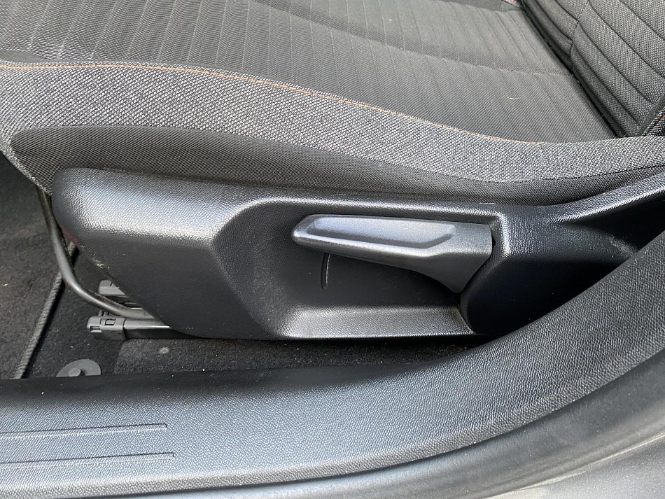 Peugeot 208 1.2i Active
