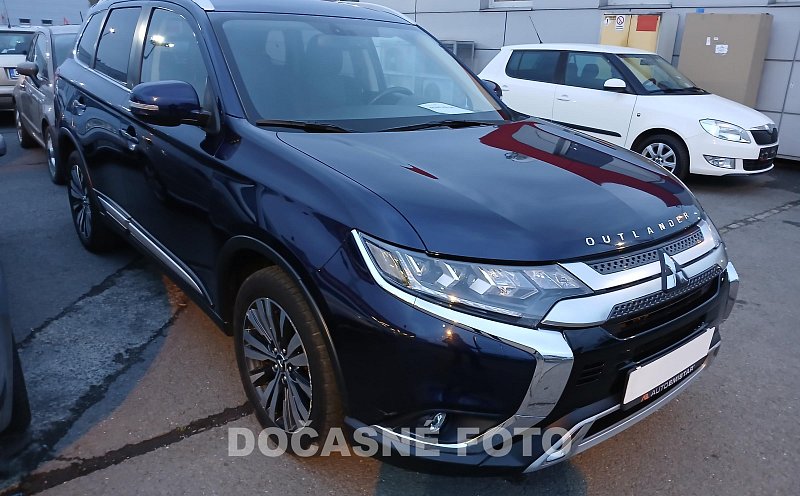 Mitsubishi Outlander 2.0i  4x4, 7míst