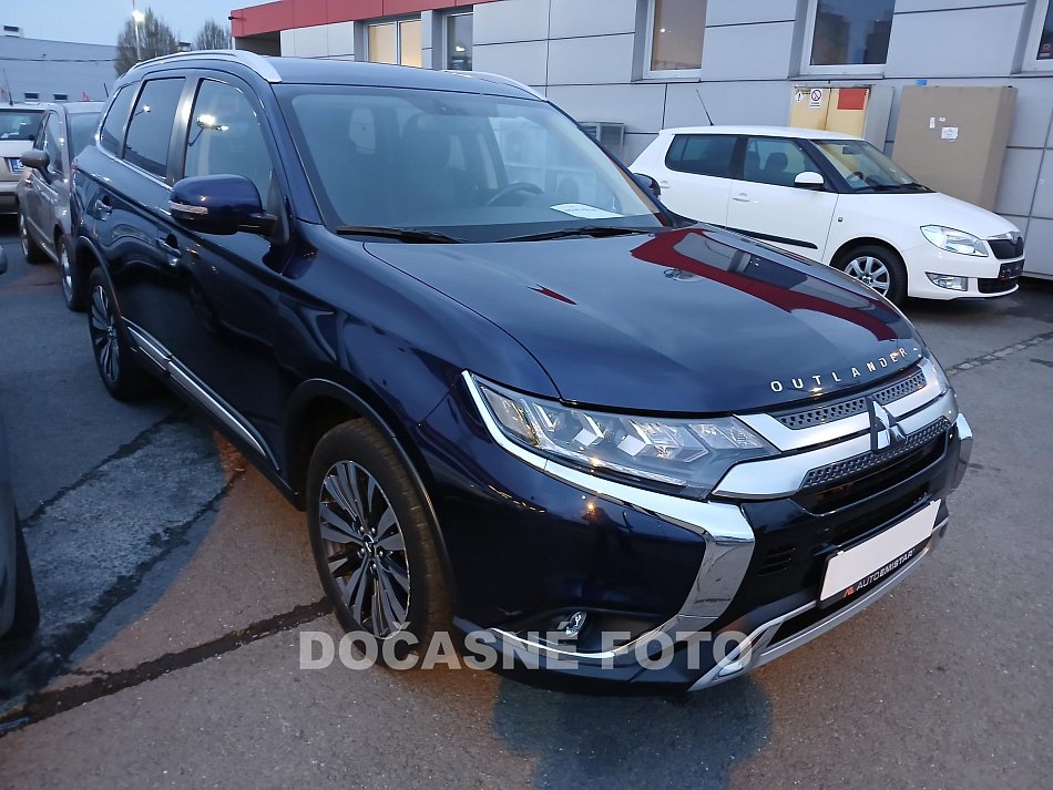 Mitsubishi Outlander 2.0i  4x4, 7míst